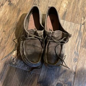 Clarks leather taupe/light brown women’s wallaby size 10 M